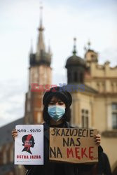 Protest kolejkowy Strajku Kobiet w Krakowie