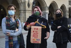 Protest kolejkowy Strajku Kobiet w Krakowie