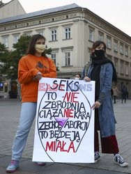 Protest kolejkowy Strajku Kobiet w Krakowie