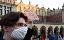 Protest kolejkowy Strajku Kobiet w Krakowie