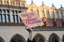 Protest kolejkowy Strajku Kobiet w Krakowie