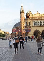 Protest kolejkowy Strajku Kobiet w Krakowie