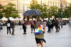 Protest kolejkowy Strajku Kobiet w Krakowie