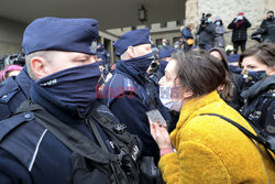 Pikieta solidarnościowa Strajku Kobiet przed sądem