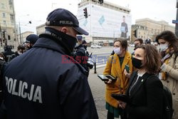 Pikieta solidarnościowa Strajku Kobiet przed sądem