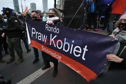 Rocznica praw wyborczych kobiet - demonstracje OSK