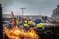 Protesty przeciw zwolnieniom w General Electric we Francji