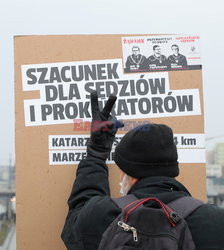 Kartoniada, protest nad Trasą AK
