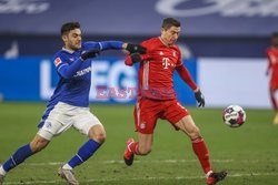Gol Lewandowskiego w meczu z Schalke