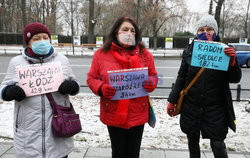 Pikieta przed KPRM w sprawie szczepień