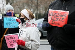 Pikieta przed KPRM w sprawie szczepień