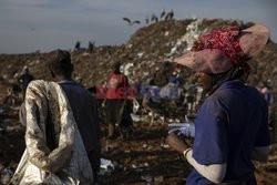 Praca na wysypisku śmieci w Ugandzie