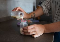 Bank mleka kobiecego w Hiszpanii - AFP