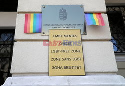 Protest pod ambasadą Węgier przeciw nowemu prawu anty-LGBT