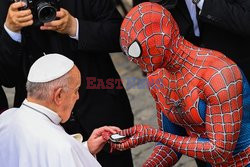 Papież Franciszek spotkał się ze Spider-Manem