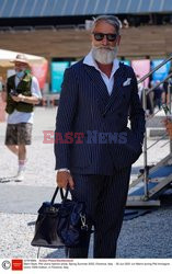 Street fashion na pokazach Pitti Uomo - lato 2022