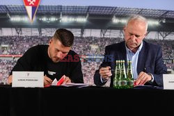 Powitanie Lukasa Podolskiego na stadionie Górnika Zabrze