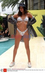 Pokazy Miami Swim Week 2021