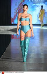 Pokazy Miami Swim Week 2021