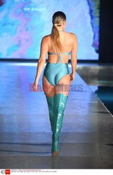 Pokazy Miami Swim Week 2021