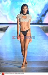 Pokazy Miami Swim Week 2021