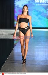 Pokazy Miami Swim Week 2021