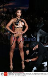 Pokazy Miami Swim Week 2021