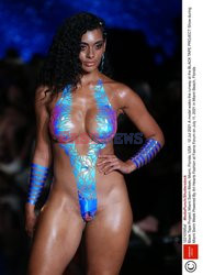 Pokazy Miami Swim Week 2021