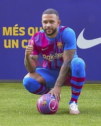 Memphis Depay podpisał kontrakt z Barceloną