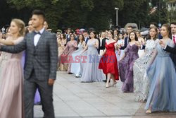 Polscy maturzyści zatańczyli poloneza w Wilnie