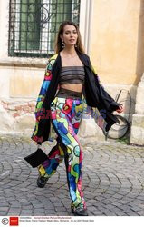 Street fashion na pokazach Feeric Fashion Week 2021 w Transylwanii