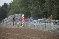 Budowa płotu na granicy polsko-białoruskiej