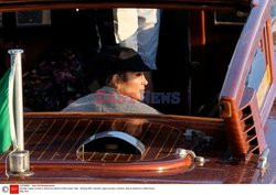 Jennifer Lopez w weneckiej taksówce