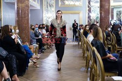 Pokazy MBFW w Madrycie - lato 2022