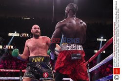 Tyson Fury znokautował Deontaya Wildera