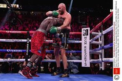 Tyson Fury znokautował Deontaya Wildera