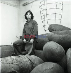 Magdalena Abakanowicz i jej rzeźby