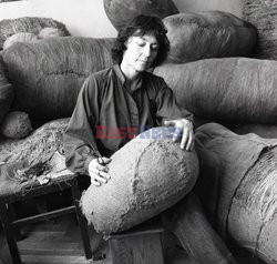 Magdalena Abakanowicz i jej rzeźby