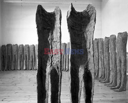 Magdalena Abakanowicz i jej rzeźby