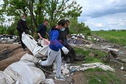Ekshumacja ciał rosyjskich żołnierzy we wsi Mala Rohan