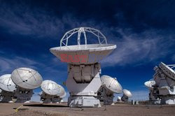Radioteleskopy na pustyni Atacama
