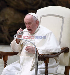 Papież otrzymał flagę Ukrainy na audiencji generalnej