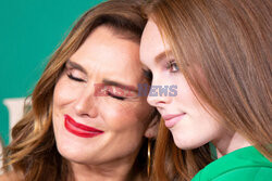 Brooke Shields z córką na czerwonym dywanie