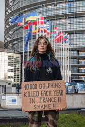 Protest Sea Shepherd przed Parlamentem Europejskim w Strasbourgu