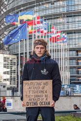 Protest Sea Shepherd przed Parlamentem Europejskim w Strasbourgu