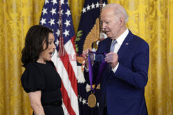 Prezydent Biden wręczył Narodowe Medale Sztuk