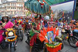 Procesja Gudi Padwa w Mumbaju