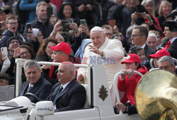 Papież Franciszek podczas audiencji generalnej