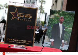 Tupac Shakur uhonorowany gwiazdą na Walk of Fame