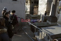 Cmentarz Pere Lachaise w Paryżu - Eyevine